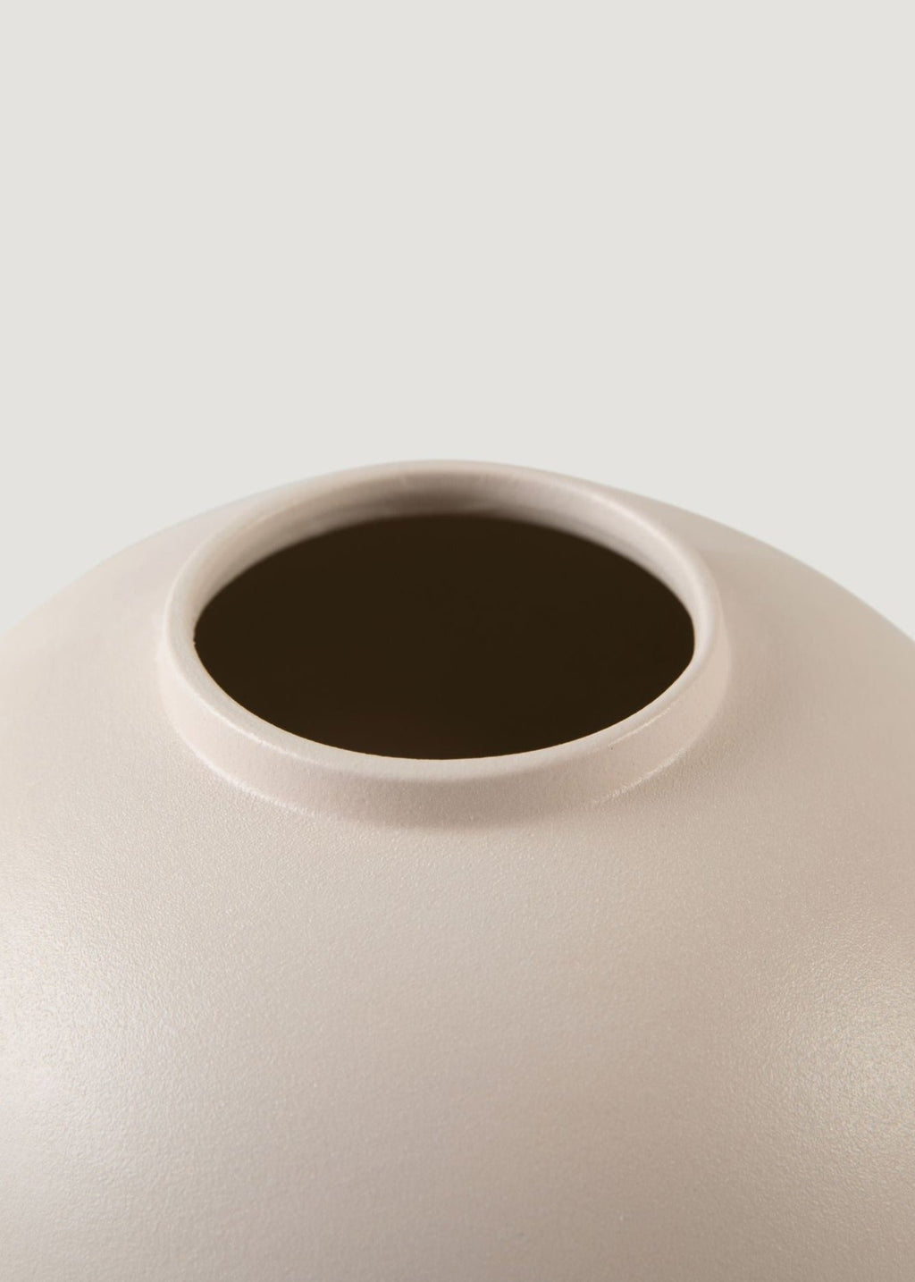 Afloral™ Large Vase in Matte Bailey Cream - 10.75"