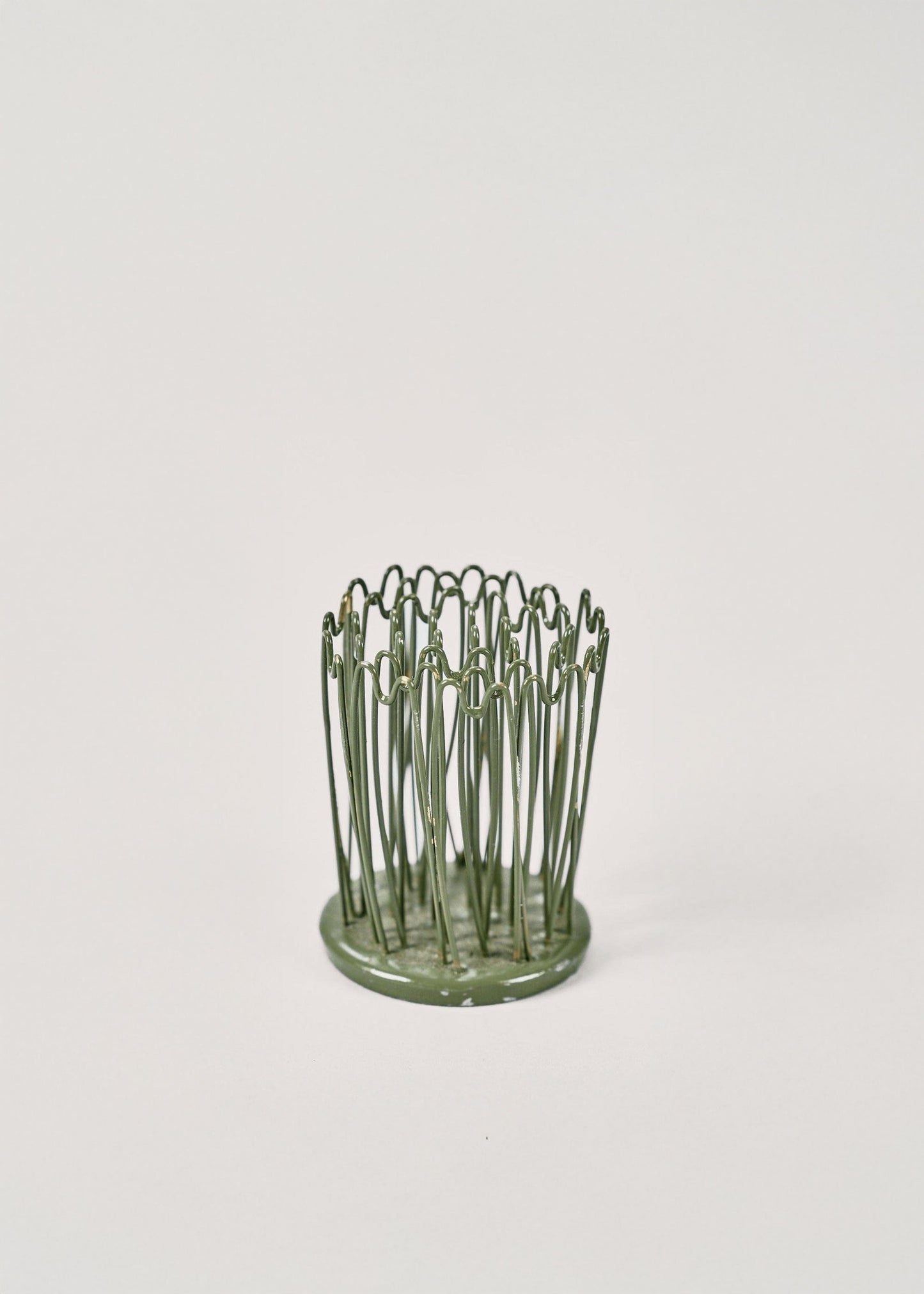 Small Flower Hairpin Frog Holder - 2"